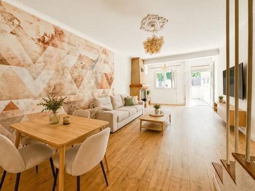 Maison à vendre 294 000 € 4 pièces 3 chambres 85 m² 79 m² de terrain Est Gignac-la-Nerthe 13180