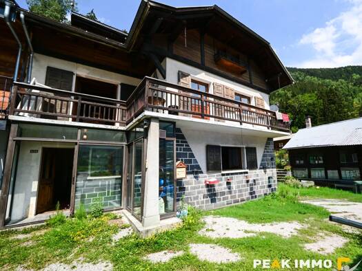 Chalet à vendre 1 000 000 € 7 pièces 4 chambres 177 m² 586 m² de terrain Chamonix-Mont-Blanc 74400
