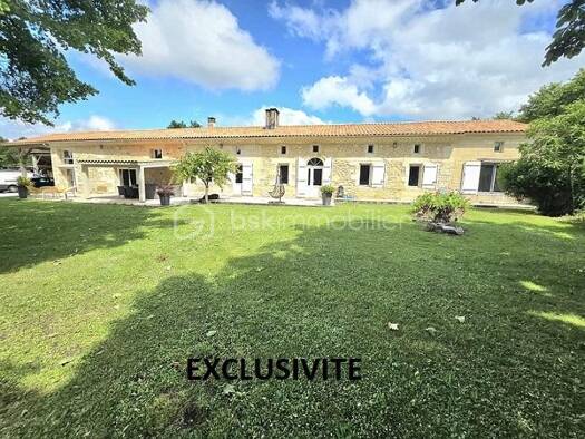 Ferme à vendre 527 000 € 10 pièces 4 chambres 379 m² 18 000 m² de terrain Saint-André-de-Cubzac 33240
