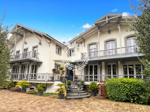 Villa à vendre 1 990 000 € 8 pièces 5 chambres 296 m² 1 024 m² de terrain Petit Lac-Plaine Gavinot Soisy-sous-Montmorency 95230