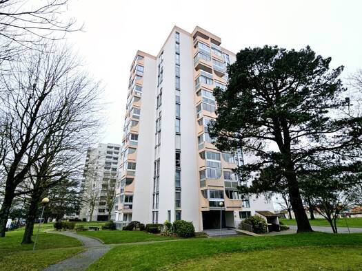 Appartement à vendre 115 000 € 4 pièces 2 chambres 77,4 m² Étage 3/12 Cholet 49300