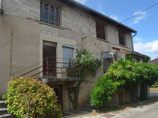 Maison à vendre 79 000 € 4 pièces 3 chambres 135 m² 271 m² de terrain Villeneuve-sous-Pymont 39570