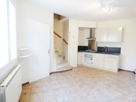 Maison de ville à louer 567 € 2 pièces 1 chambre 53 m² Nord Manduel 30129