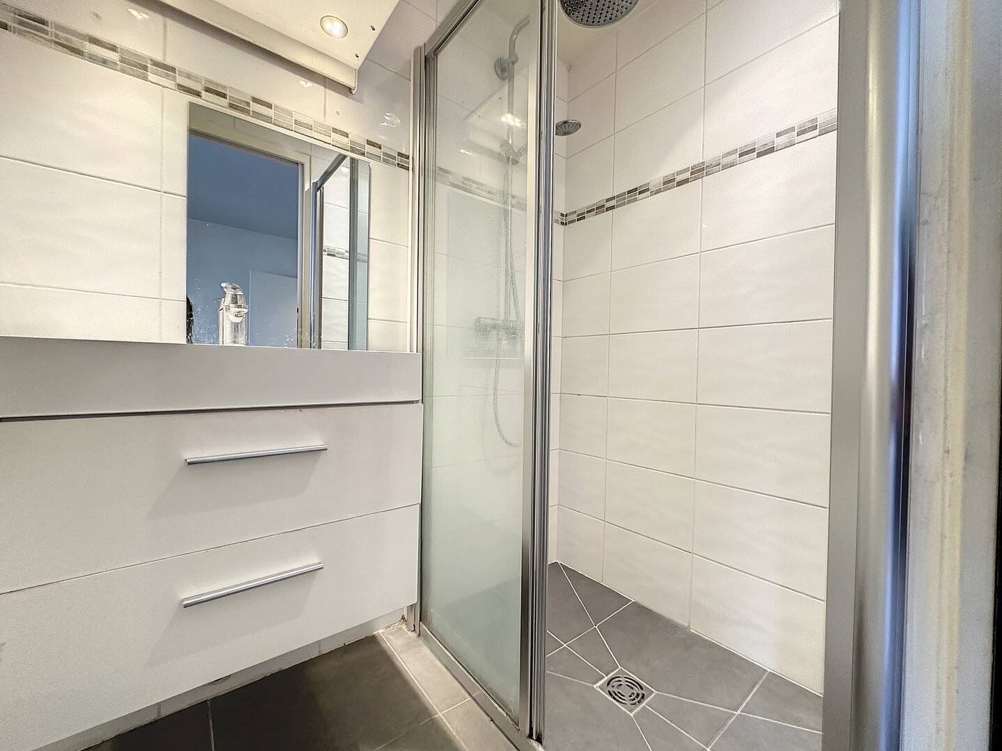 Maison à louer, 19m², LEVALLOIS PERRET