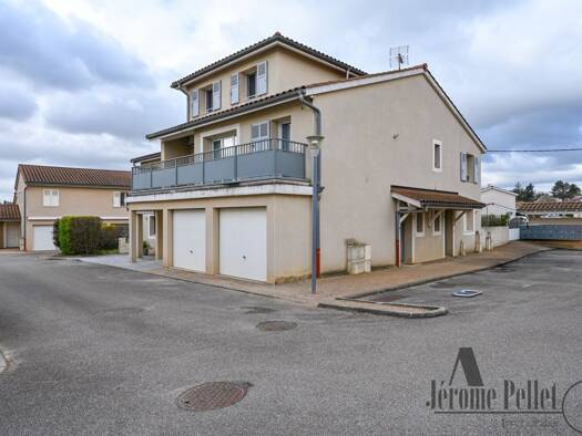 Appartement à vendre 275 000 € 4 pièces 3 chambres 75,7 m² RDC Ternay 69360