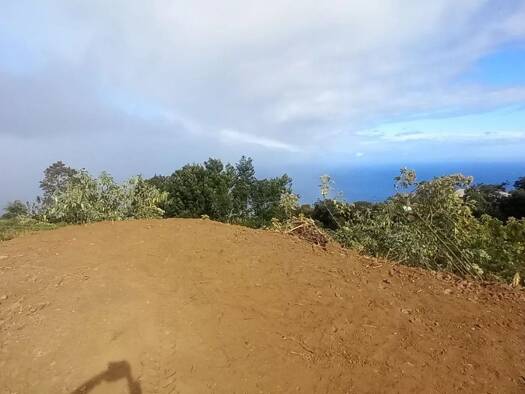 Terrain constructible à vendre 110 000 € 2 056 m² de terrain Saint-Leu 97416