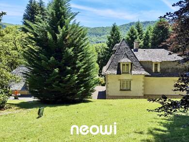 Maison à vendre 315 000 € 7 pièces 4 chambres 180 m² 6 080 m² de terrain Vic-sur-Cère 15800