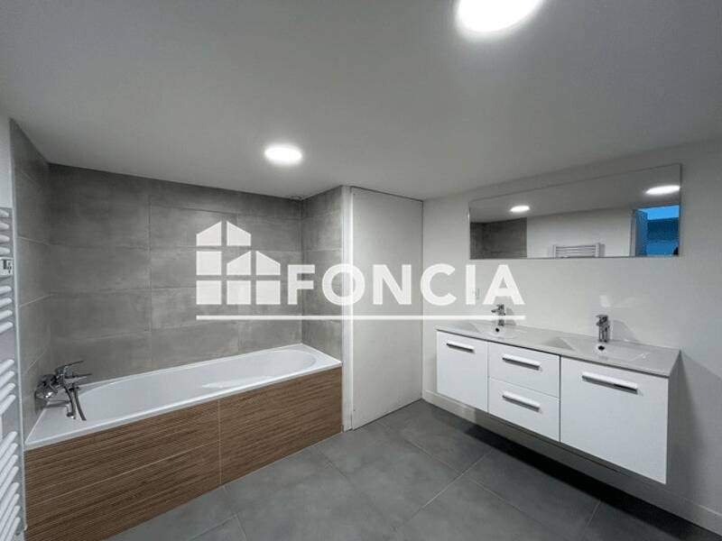 Maison à louer, 67m², TREVOUX