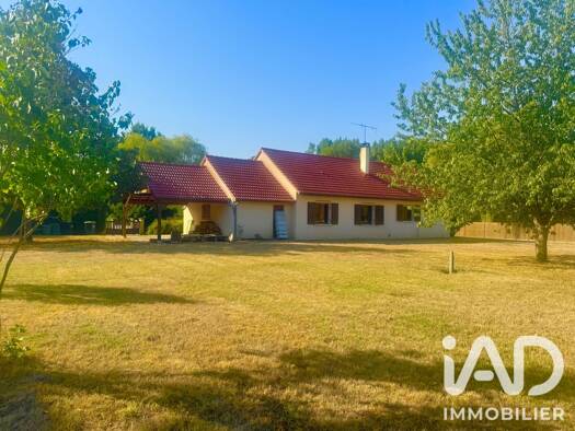 Maison de plain-pied à vendre 129 500 € 4 pièces 2 chambres 80 m² 4 113 m² de terrain Léré 18240