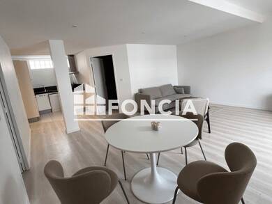 Appartement à louer 935 € 3 pièces 2 chambres 69,4 m² 1er étage Kerguelen-Quehello Congard-Maison Rou Larmor-Plage 56260