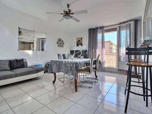 Appartement à vendre 221 000 € 5 pièces 4 chambres 93 m² Étage 6/7 Domaine du Chateau Chilly Mazarin 91380