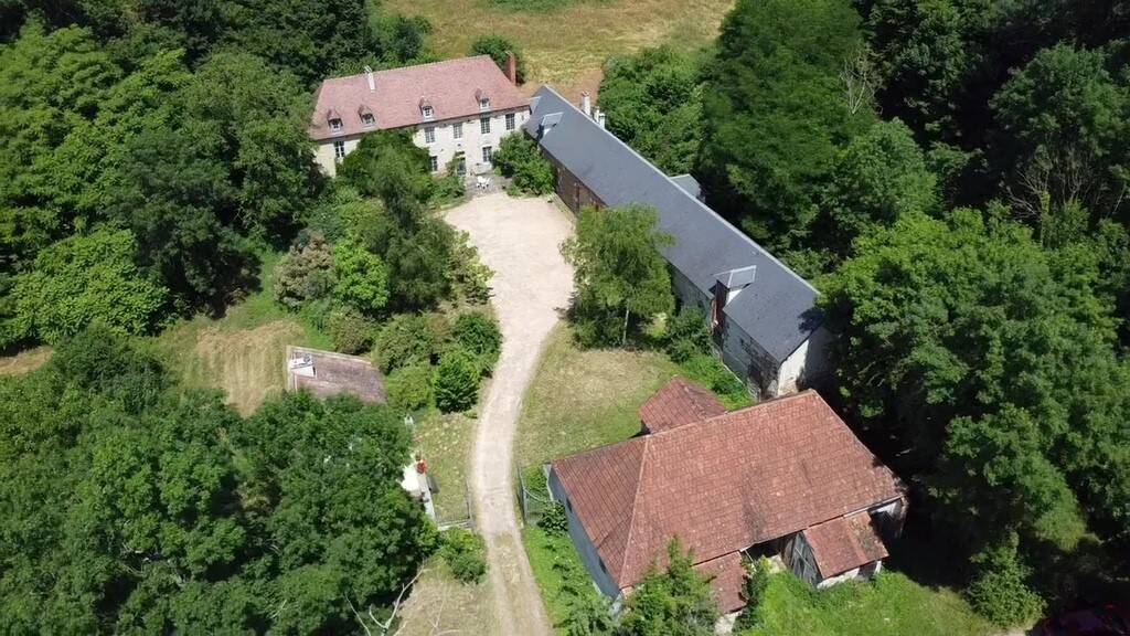 Maison à vendre, 417m², ESPINASSE VOZELLE