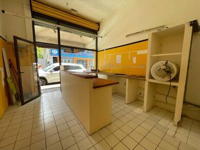 Local commercial à vendre 45 000 € 17 m² de surface de vente Pointe a Pitre 97110
