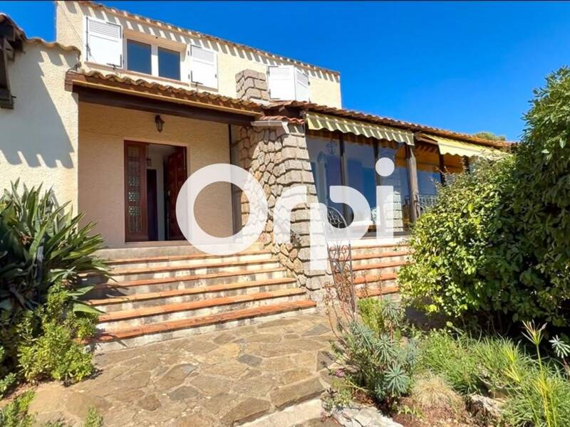 Maison à vendre, 140m², CARQUEIRANNE