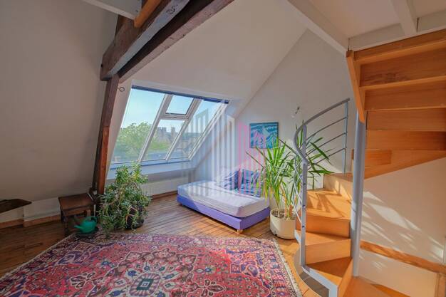 Duplex à vendre 641 000 € 7 pièces 5 chambres 144 m² Dernier étage, Étage 3/3 Centre Rennes 35000