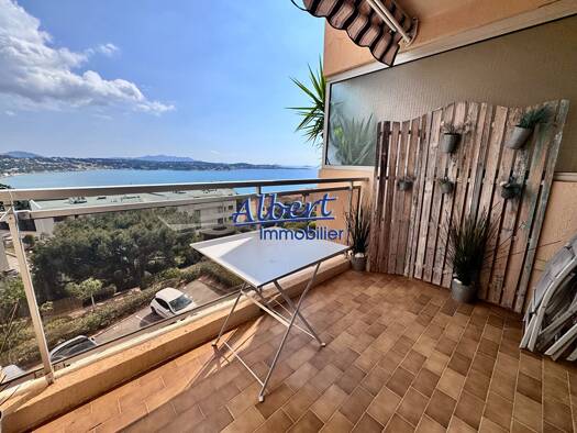 Appartement à louer 650 € 1 pièce 22 m² Étage 3/3 Nord Bandol 83150