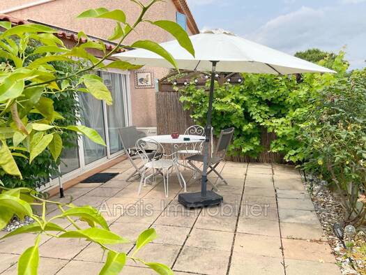 Maison à vendre 279 000 € 2 pièces 1 chambre 50 m² 15 m² de terrain Ouest Cogolin 83310