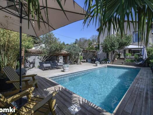Maison à vendre 855 000 € 6 pièces 3 chambres 170 m² 405 m² de terrain Bellecroix-Pont d'Avignon Villeneuve-Lès-Avignon 30400