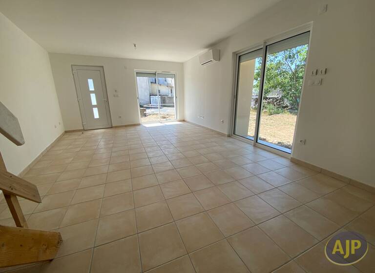 Maison à louer 950 € 4 pièces 3<br/>chambres 114 m²<br/>superficie Saint Hilaire de Clisson 44190