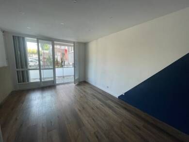 Appartement à louer 1 165 € 3 pièces 2 chambres 67 m² RDC/3 Decines Charpieu 69150