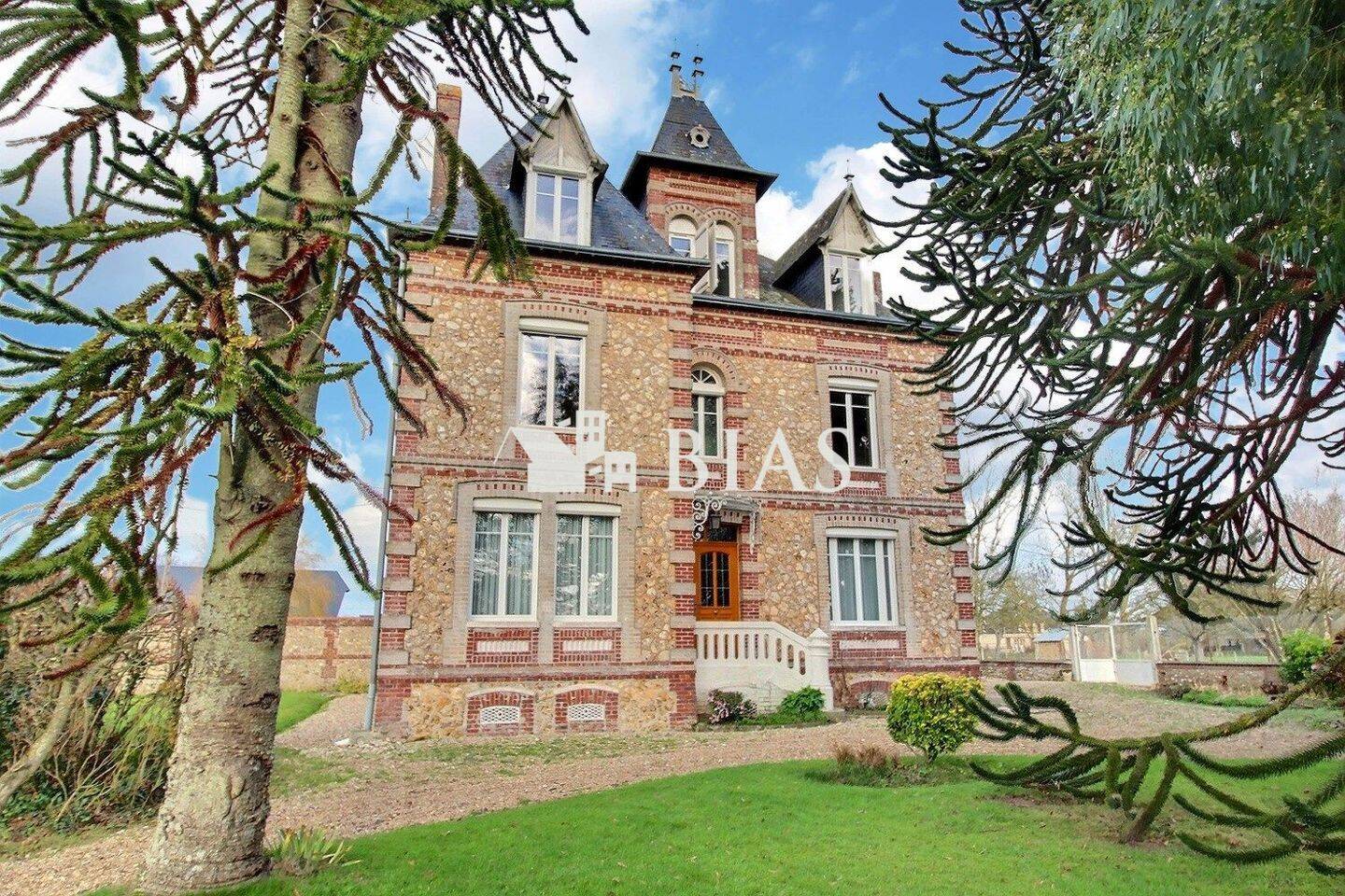 Maison à vendre, 300m², SAINT GEORGES DU VIEVRE