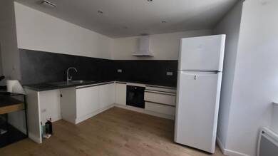 Appartement à louer 604 € 2 pièces 2 chambres 66,6 m² 2ème étage Joyeuse 07260