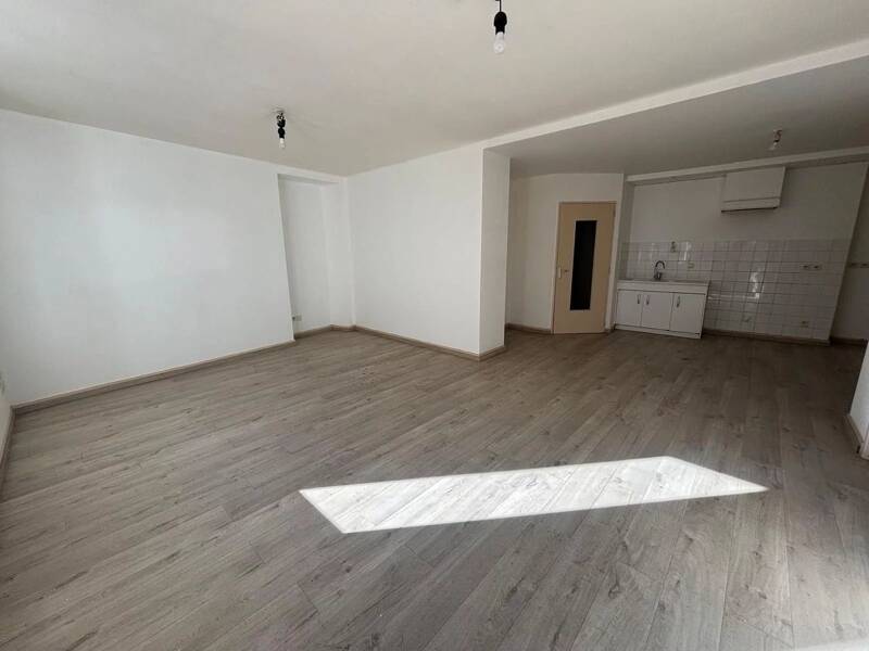 Maison à louer, 84m², SAINT CLAUDE