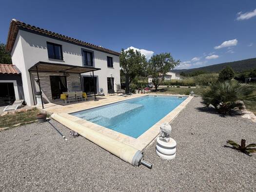 Villa à vendre 560 000 € 6 pièces 5 chambres 150 m² 2 631 m² de terrain Aups 83630