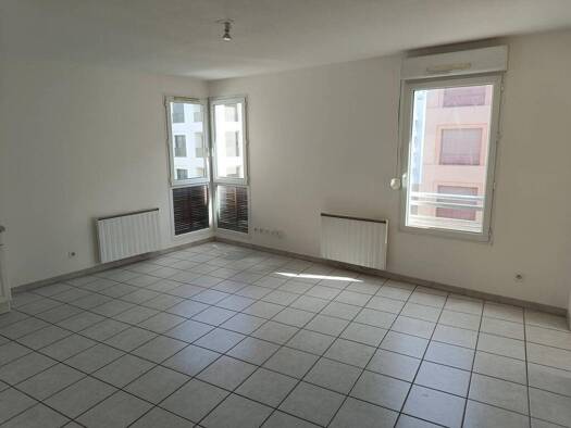 Appartement à louer 903 € 3 pièces 2 chambres 61,3 m² 4ème étage Girondins Lyon 7ème arrondissement 69007