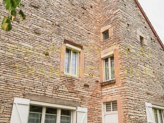 Maison à vendre 149 900 € 5 pièces 3 chambres 95 m² 2 600 m² de terrain Môlay 89310