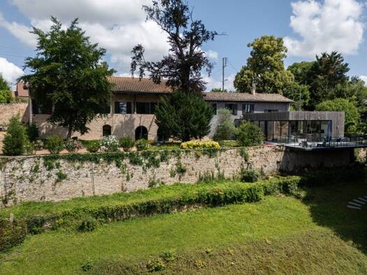 Maison à vendre 1 180 000 € 9 pièces 6 chambres 422 m² 2 647 m² de terrain Flace-Bel Horizon Mâcon 71000