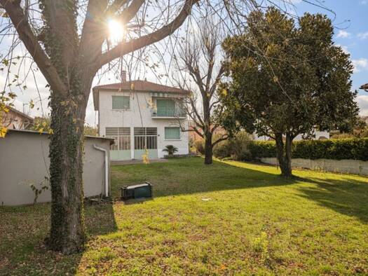 Villa à vendre 229 000 € 8 pièces 4 chambres 133 m² 1 083 m² de terrain Ouest Saint-Maurice-l'Exil 38550