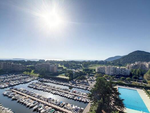 Appartement à vendre 179 000 € 1 pièce 26 m² Étage 14/16 Cannes Marina-La Roubine Mandelieu la Napoule 06210
