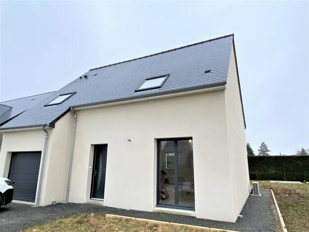 Maison à louer 1 030 € 4 pièces 3 chambres 110 m² 439 m² de terrain Ambillou 37340