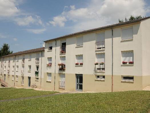 Appartement à louer 341 € 2 pièces 1 chambre 49 m² 2ème étage Chabris 36210