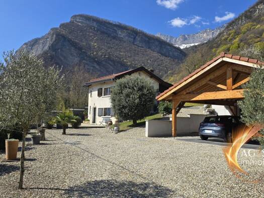 Maison à vendre 365 000 € 3 pièces 1 chambre 75,2 m² 1 560 m² de terrain La Terrasse 38660