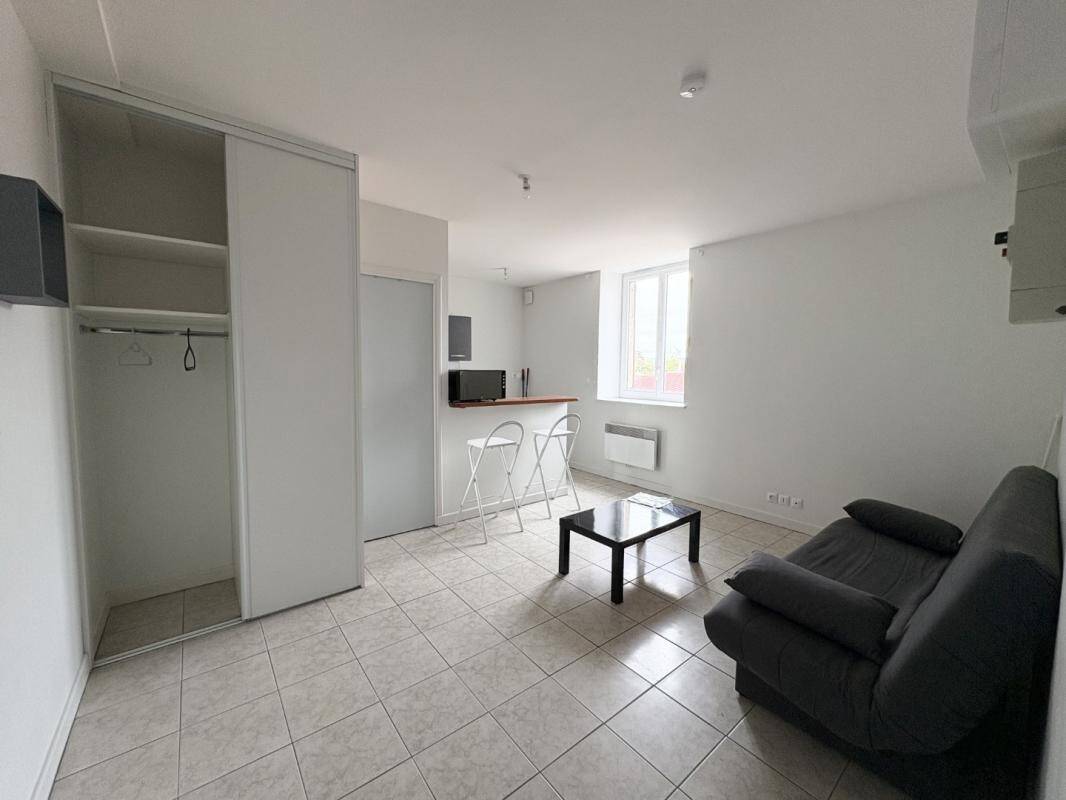 Maison à louer, 22m², BELLEVILLE