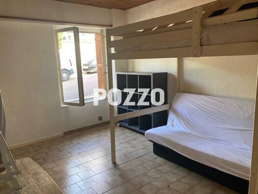 Appartement à louer 360 € 1 pièce 22 m² 2 étages Centre Ville Coutances 50200