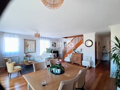 Duplex à vendre 387 000 € 5 pièces 3 chambres 105 m² Dernier étage, Étage 2/2 Domaine d'Armainvilliers Ozoir-la-Ferrière 77330