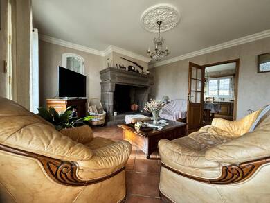 Maison à vendre 462 000 € 8 pièces 5 chambres 210 m² 6 400 m² de terrain Polminhac 15800