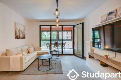 Maison à louer 2 450 € 3 pièces 2 chambres 72 m² Tanneurs Aix-en-Provence 13090