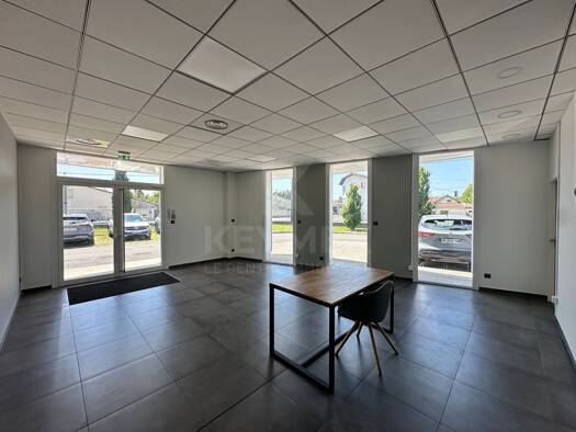 Espace bureau à louer 770 € 55 m² de bureaux La Lesque Eysines 33320