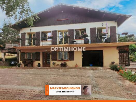 Maison à vendre 218 000 € 8 pièces 5 chambres 180 m² 5 387 m² de terrain Vollore-Montagne 63120