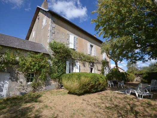 Demeure à vendre 172 800 € 10 pièces 4 chambres 214 m² 1 595 m² de terrain Bussière-Nouvelle 23700