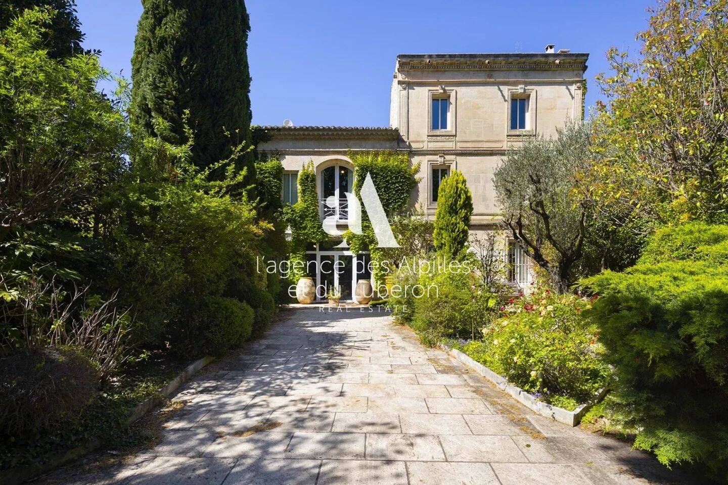 Maison à vendre, 400m², MAUSSANE LES ALPILLES