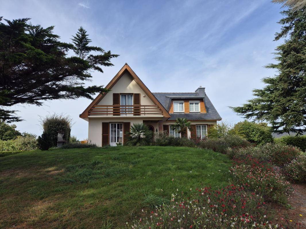 Maison à vendre, 184m², SAINT JACUT LES PINS