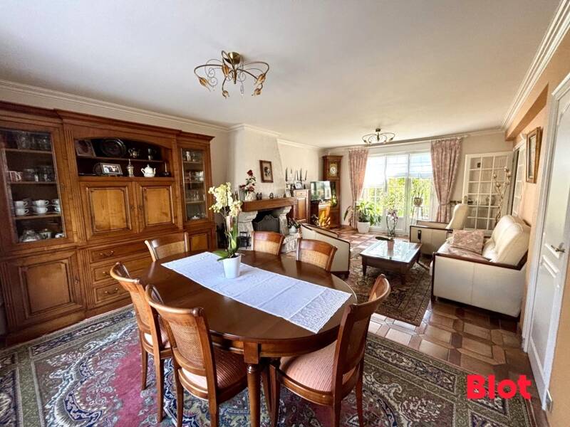 Maison à vendre, 136m², CHARTRES DE BRETAGNE