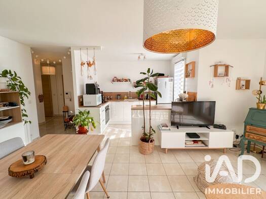 Appartement à vendre 229 000 € 3 pièces 2 chambres 67 m² Étage 1/3 Saint-Pierre-du-Perray 91280