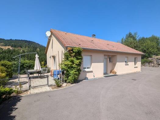 Maison à vendre 329 000 € 4 pièces 3 chambres 135,98 m² 1 025 m² de terrain Industriel Gérardmer 88400
