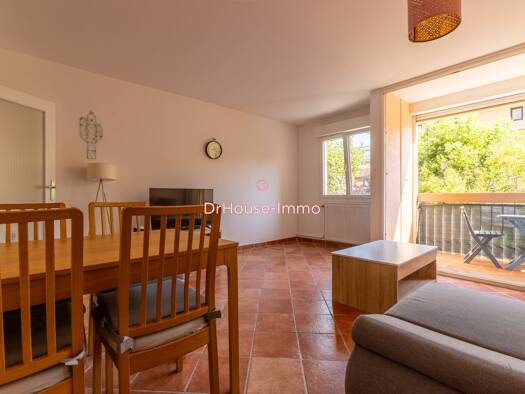 Appartement à vendre 239 000 € 3 pièces 2 chambres 66 m² RDC Aix-en-Provence 13090
